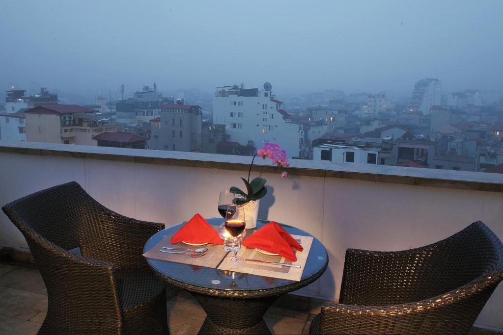 Luxury Suite with Balcony